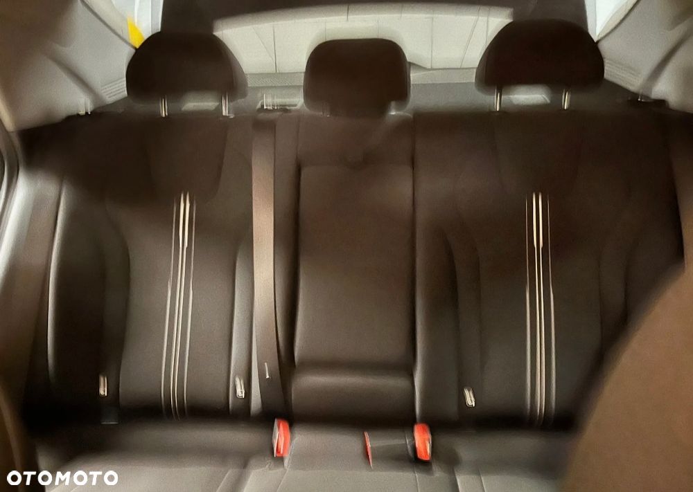 Hyundai Elantra 1.6 Executive CVT - 17