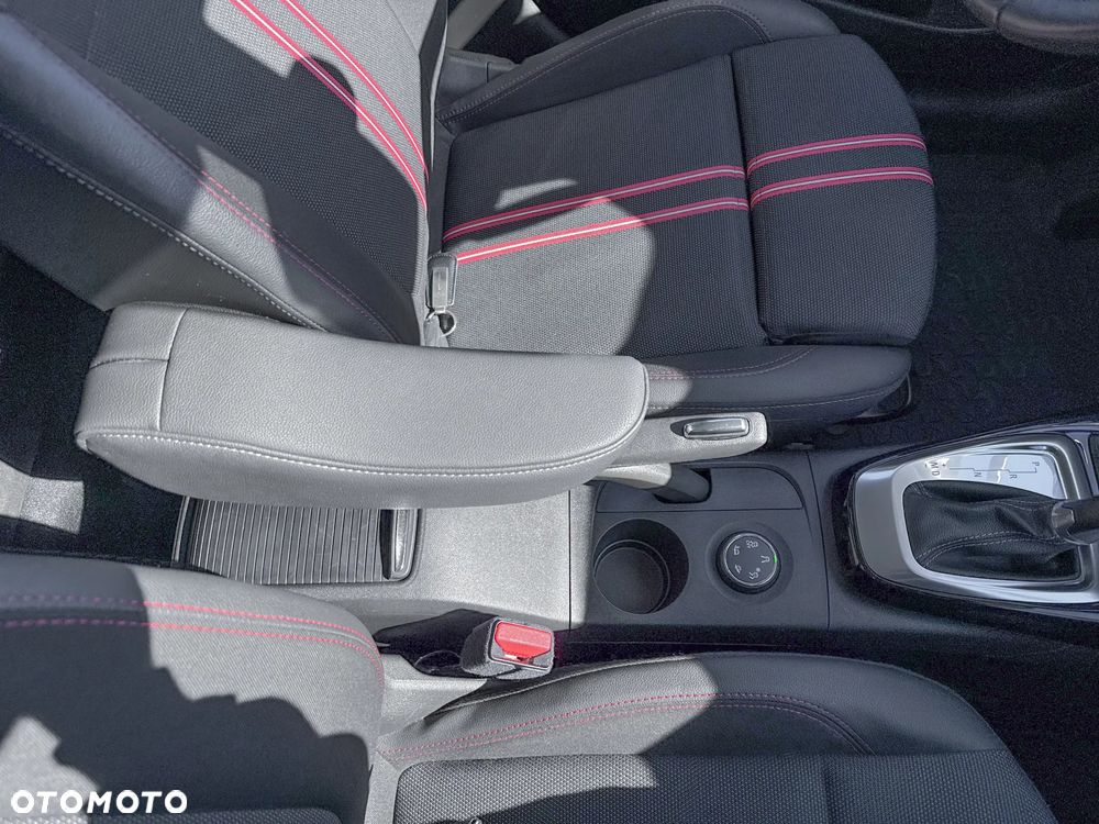 Opel Crossland 1.2 T GS Line - 25