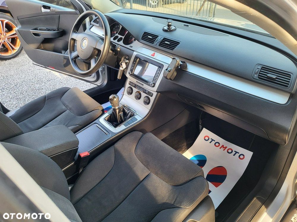 Volkswagen Passat - 21