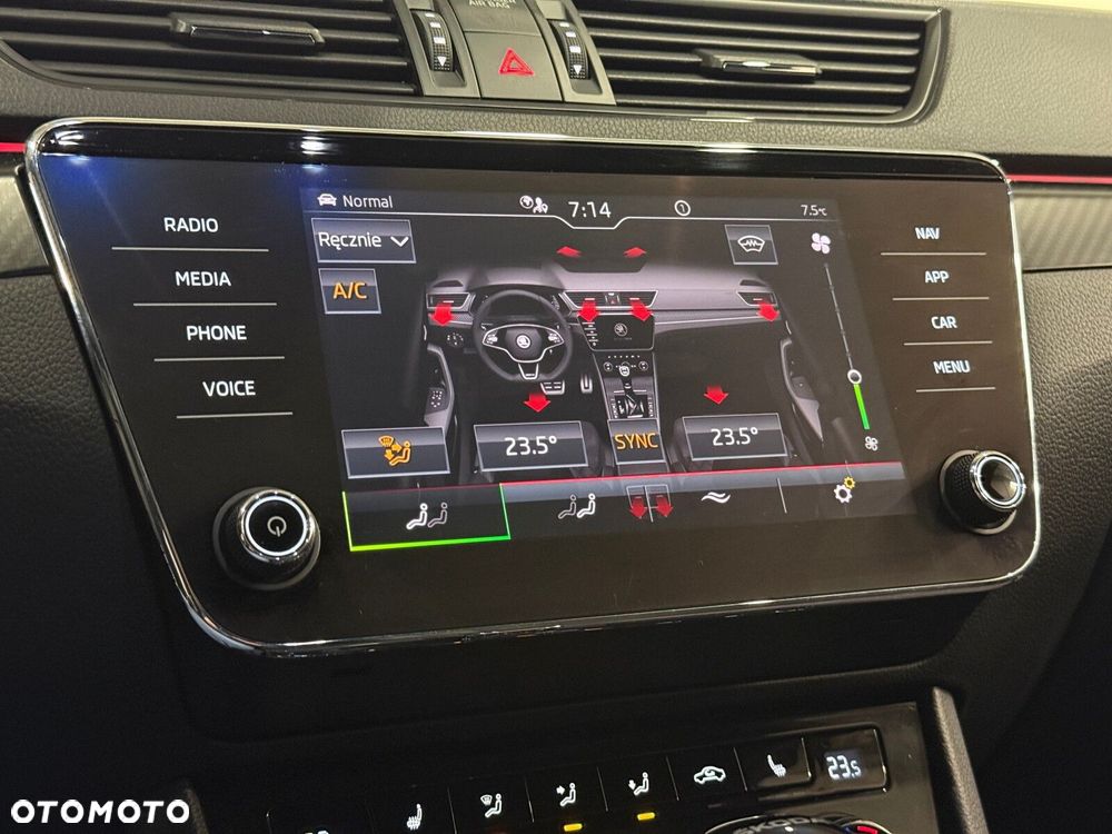 Skoda Superb 2.0 TSI 4x4 Sportline DSG - 40