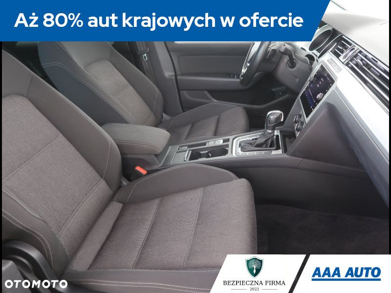 Volkswagen Passat - 10