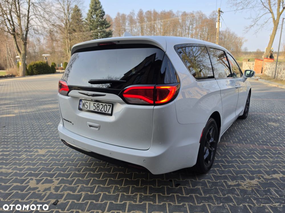 Chrysler Pacifica - 9