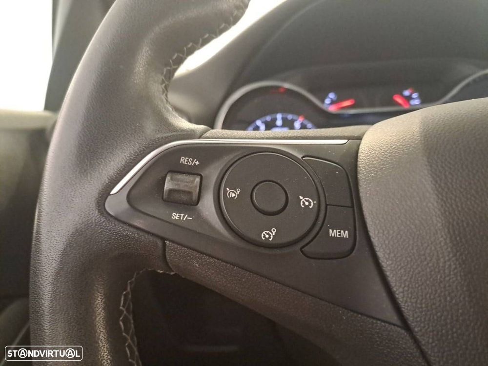 Opel Crossland X - 14