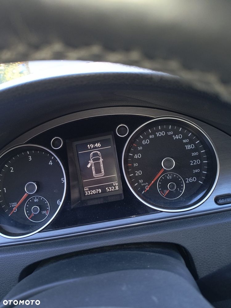 Volkswagen Passat 2.0 TDI Comfortline - 26
