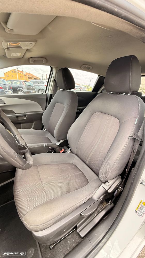 Chevrolet Spark 1.0 L - 14
