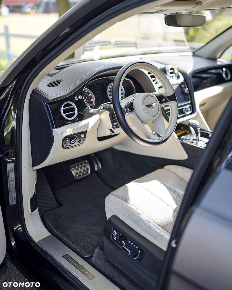 Bentley Bentayga W12 Mulliner - 18