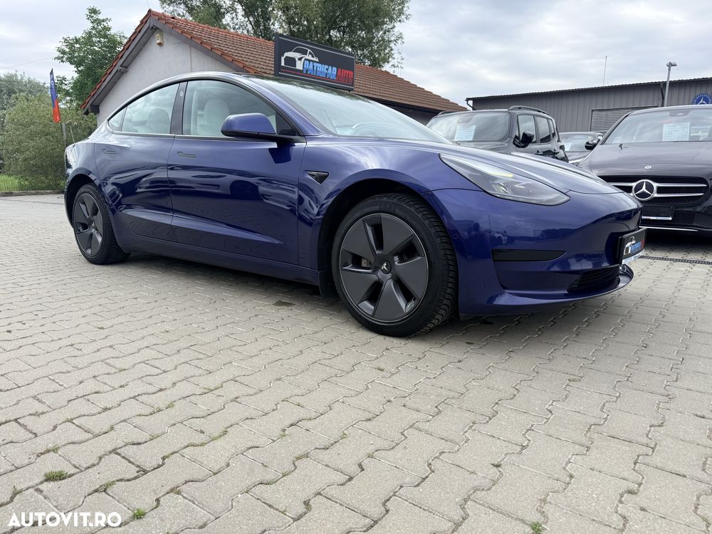 Tesla Model 3 - 2