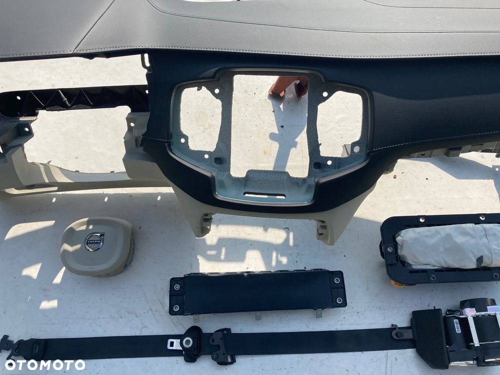 VOLVO XC90 II DESKA KONSOLA KOKPIT PULPIT PÓŁKA PARAPET PODUSZKI POWIETRZNE KIEROWCY PASAZERA KOLAN PODUSZKA POWIETRZNA KOLANOWA AIRBAG PASY PAS SKÓRA EU USA KANADA - 19