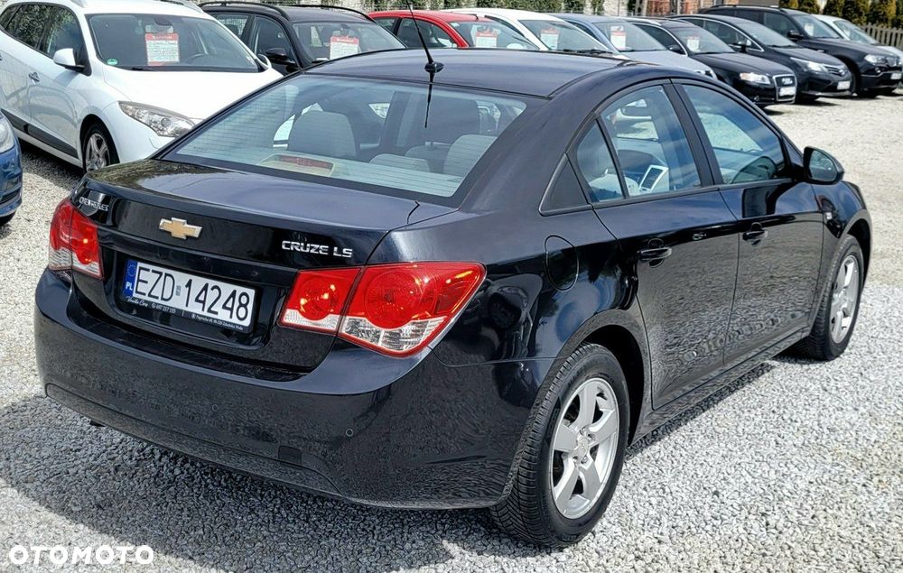 Chevrolet Cruze - 36