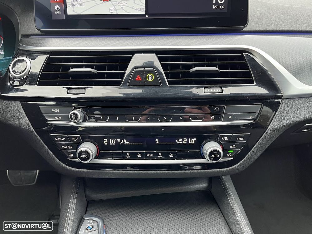 BMW 520 d Pack Desportivo M Auto - 17