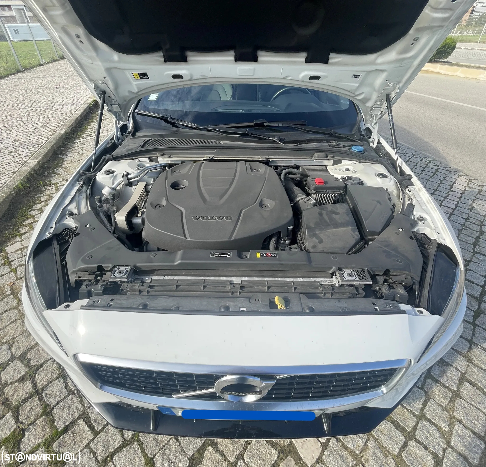 Volvo V60 2.0 D4 R-Design Geartronic - 21