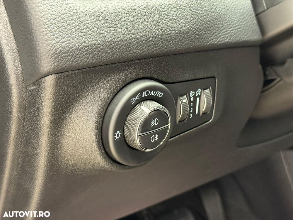 Jeep Compass - 18