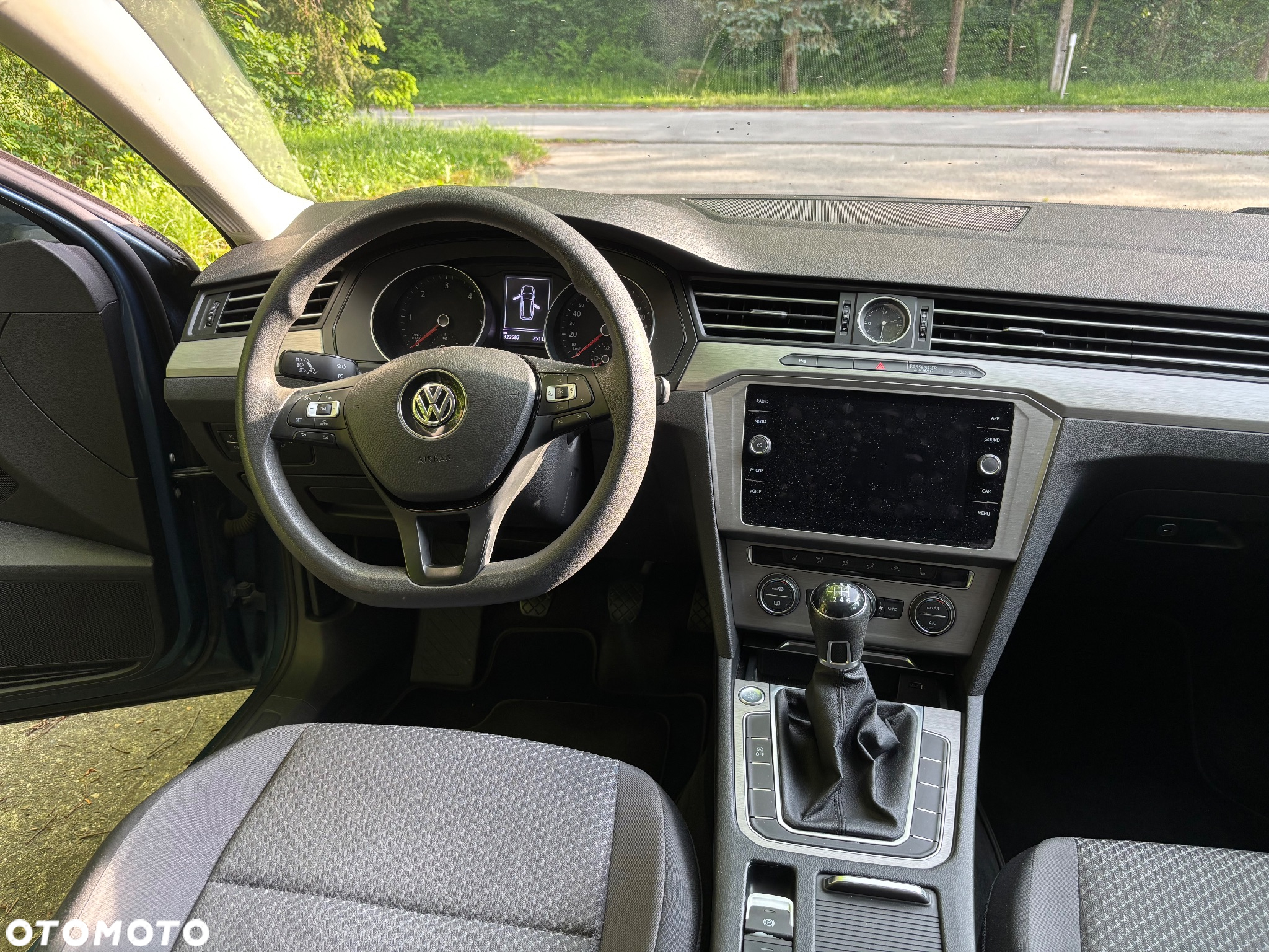 Volkswagen Passat - 4