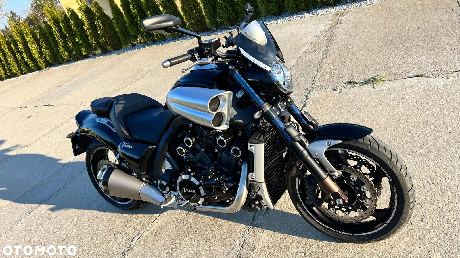 Yamaha V-MAX - 4