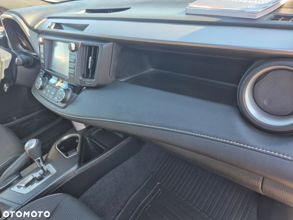 Toyota RAV4 Hybrid Premium 4x2 - 29