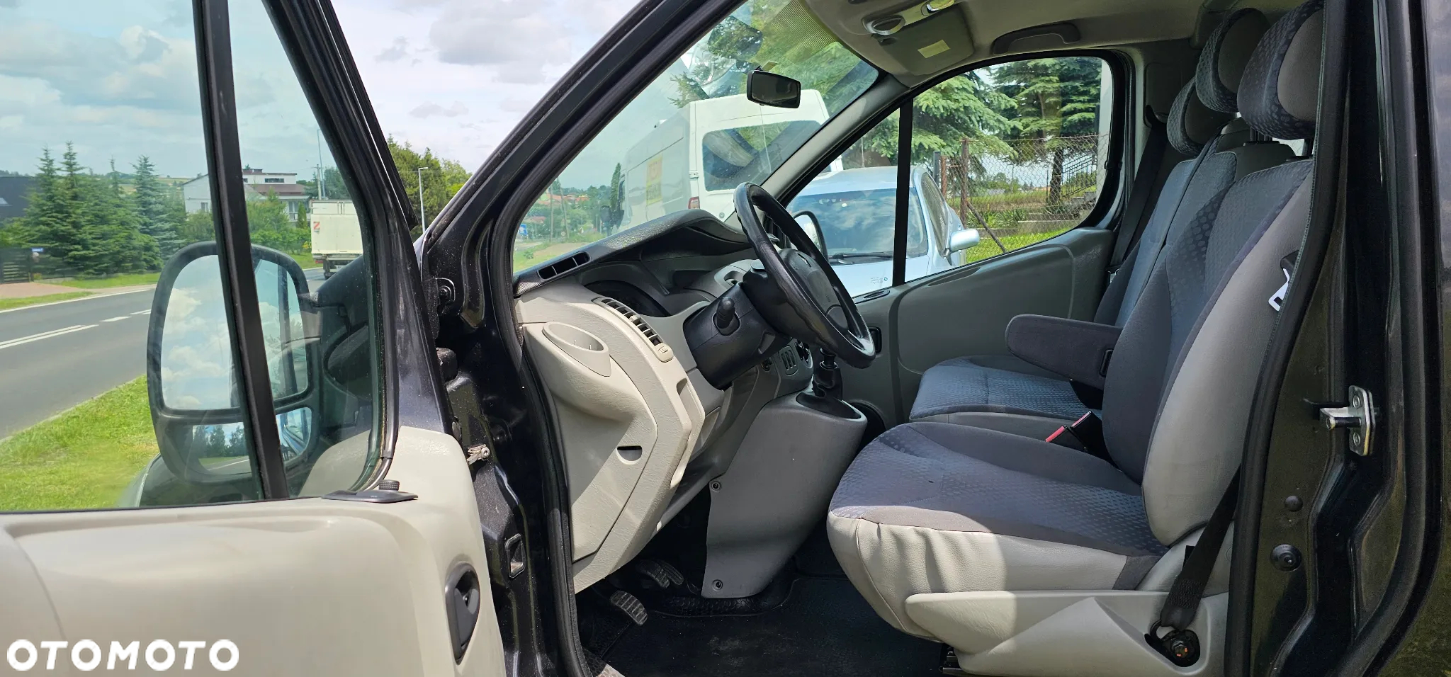Renault Trafic 2.0 dCi 115 FAP Passenger Black Edition - 9