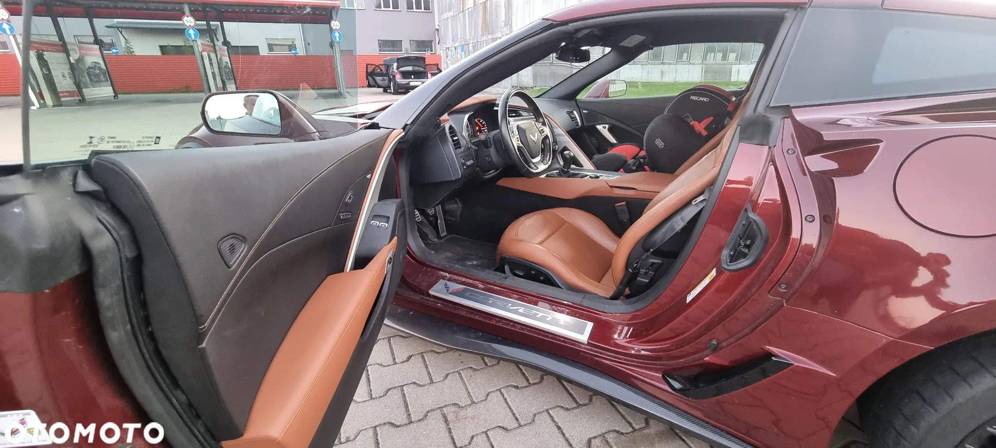 Chevrolet Corvette - 12