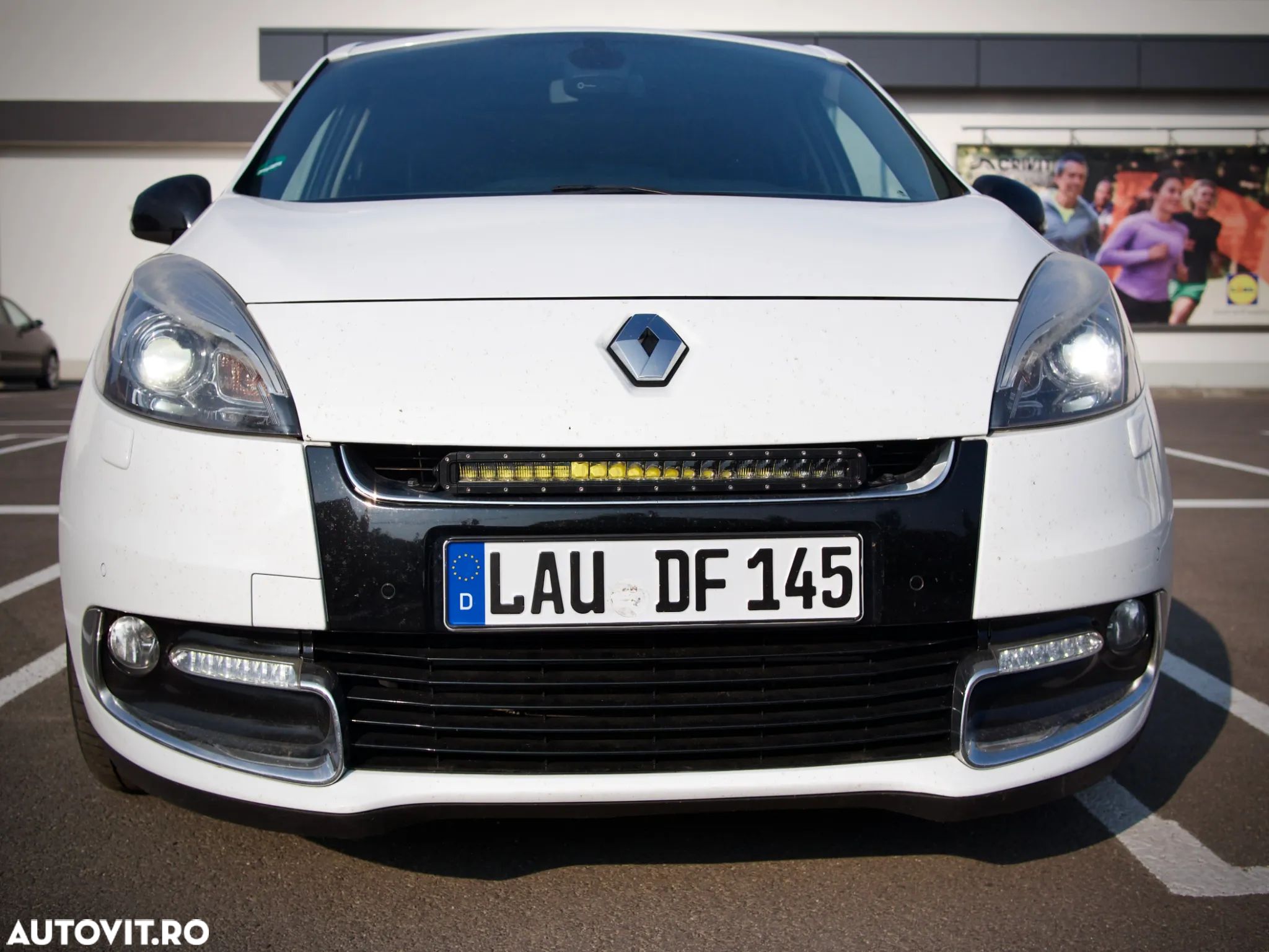 Renault Scenic dCi 130 FAP Start & Stop Bose Edition - 1