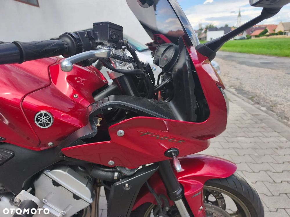 Yamaha FZ - 18