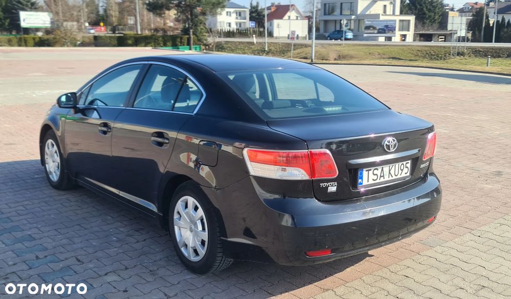 Toyota Avensis 1.6 Luna - 4
