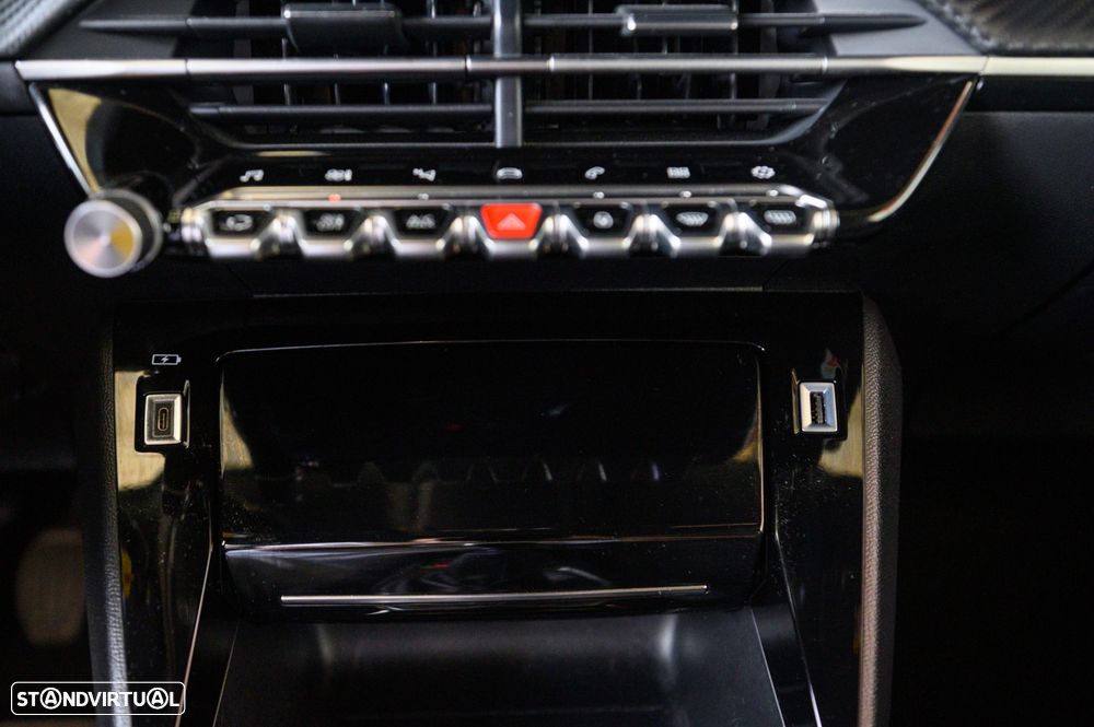 Peugeot 2008 1.2 PureTech Allure - 52