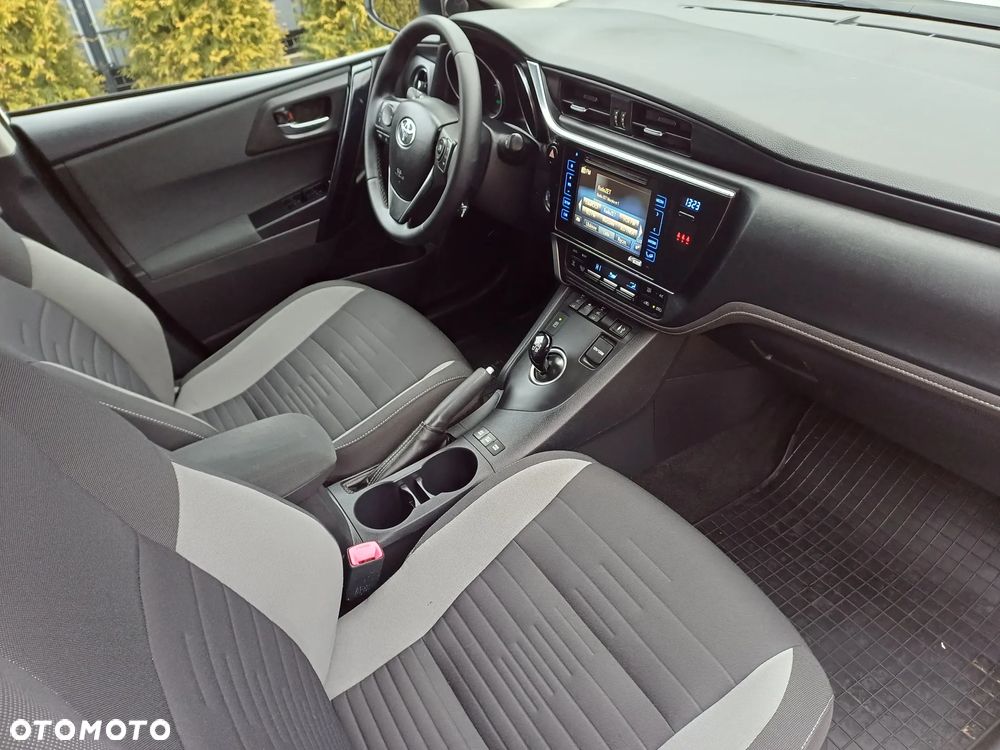 Toyota Auris - 2