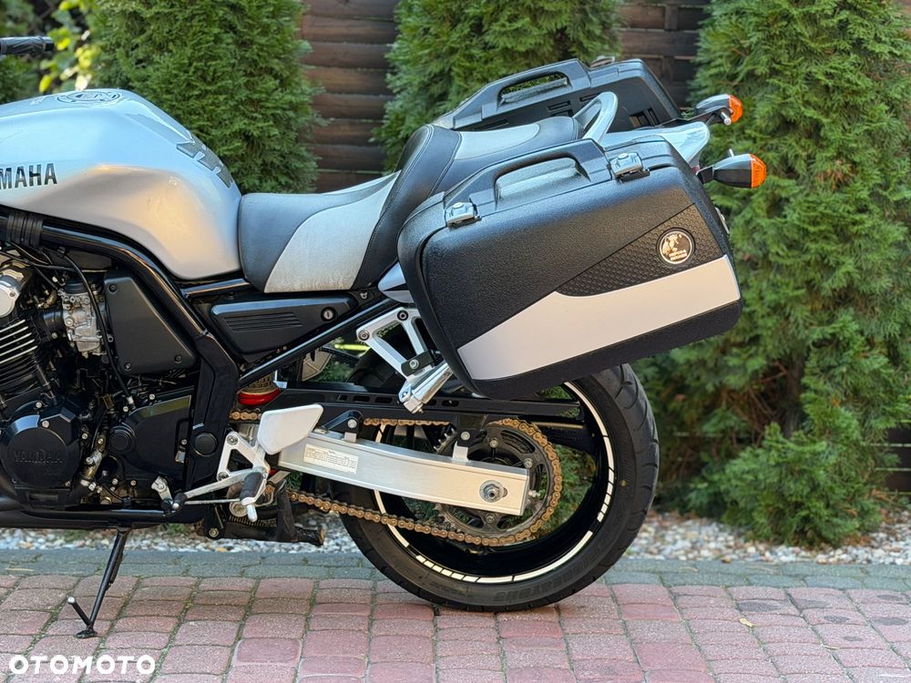 Yamaha FZS - 20