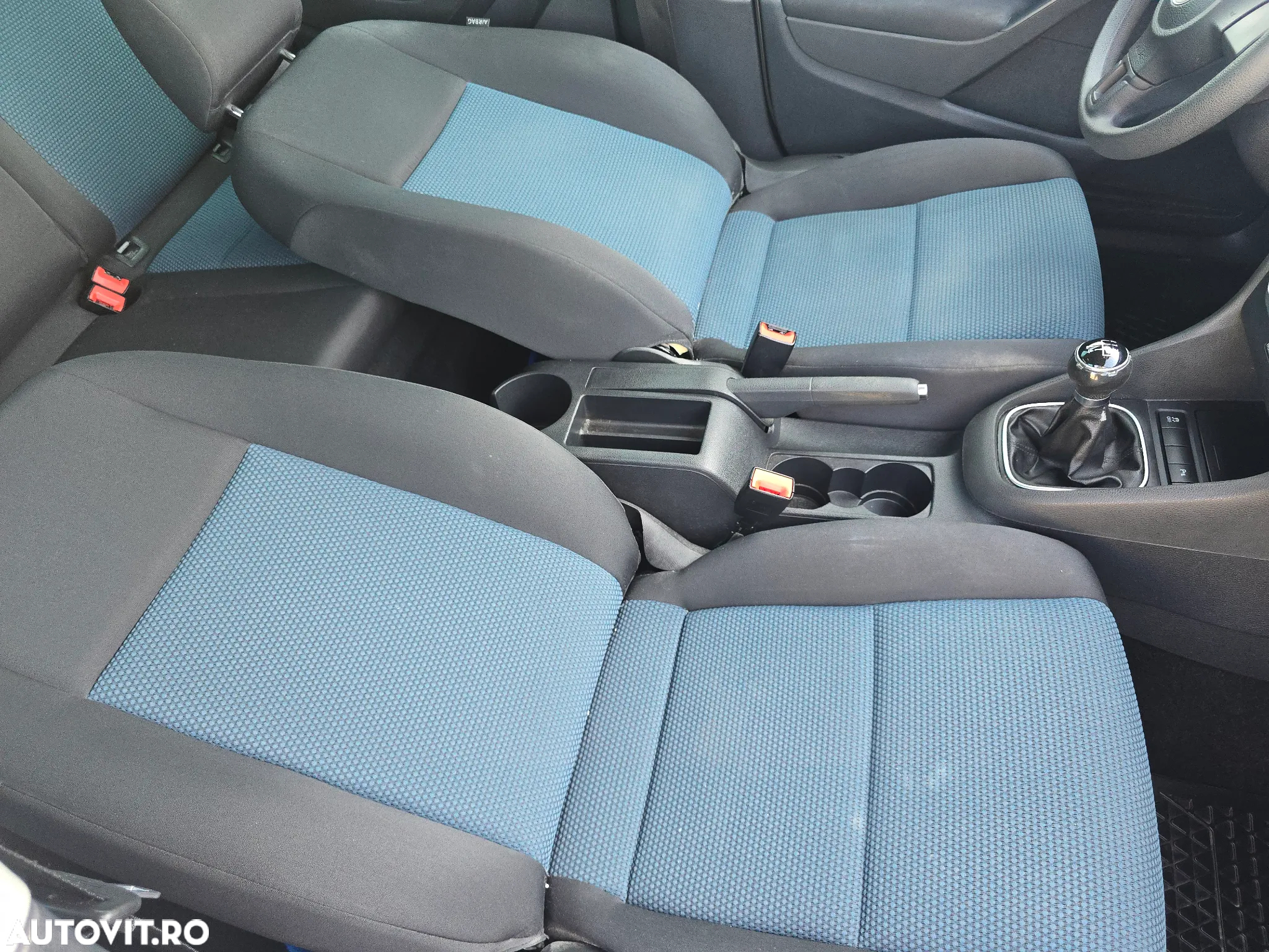 Volkswagen Golf - 10
