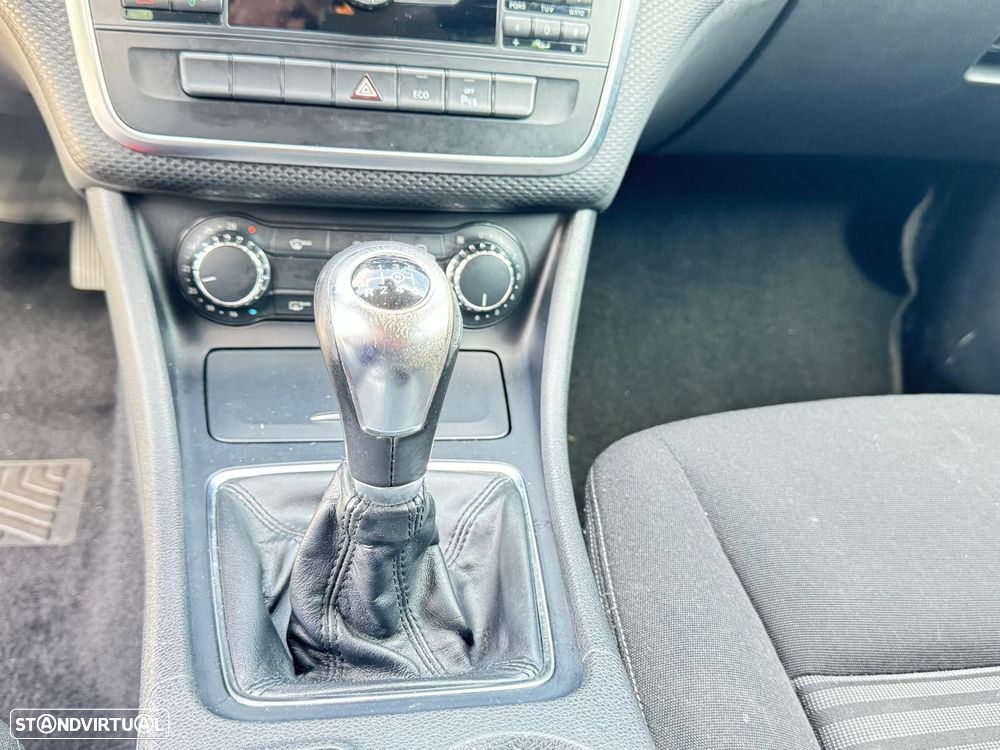 Mercedes-Benz A 180 CDI BlueEFFICIENCY - 32