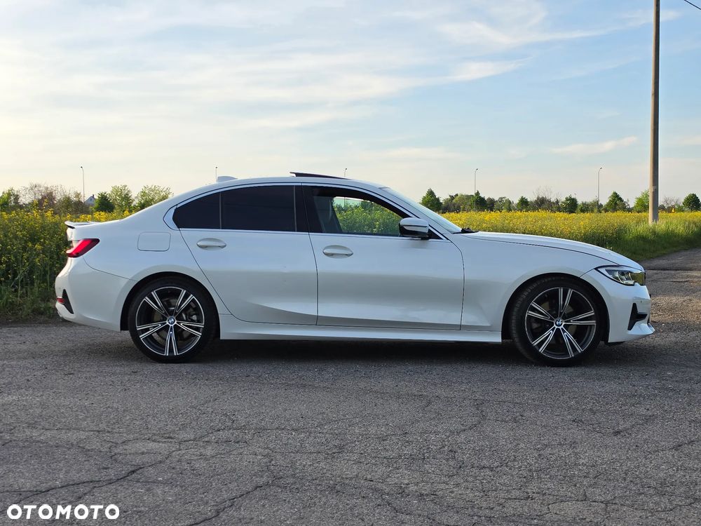 BMW Seria 3 330i Sport Line sport - 2