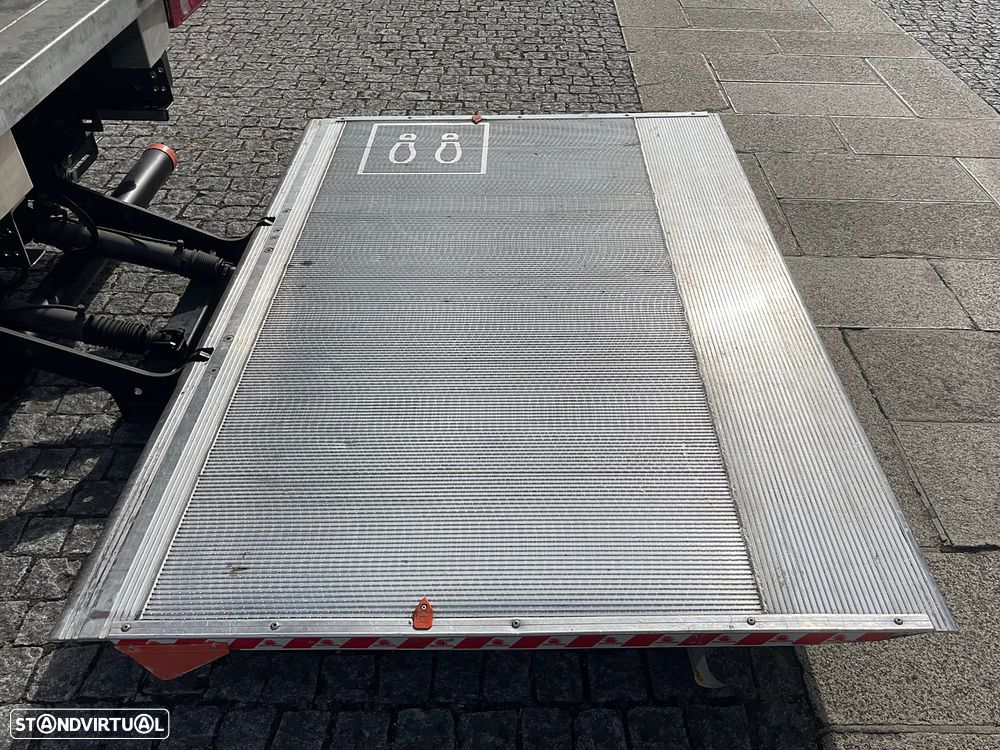 Iveco Daily 3.0D 35C16 Contentor + Plataforma Elevatória - 17