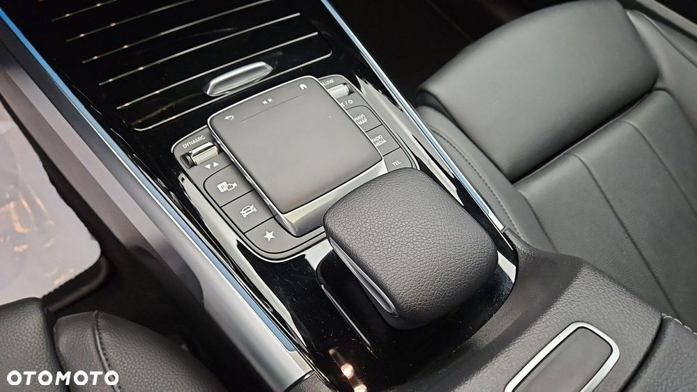 Mercedes-Benz EQB - 18