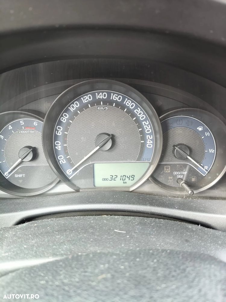 Toyota Auris 2014 photo 5