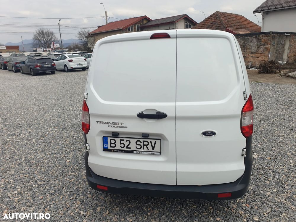 Ford Tourneo Courier - 10