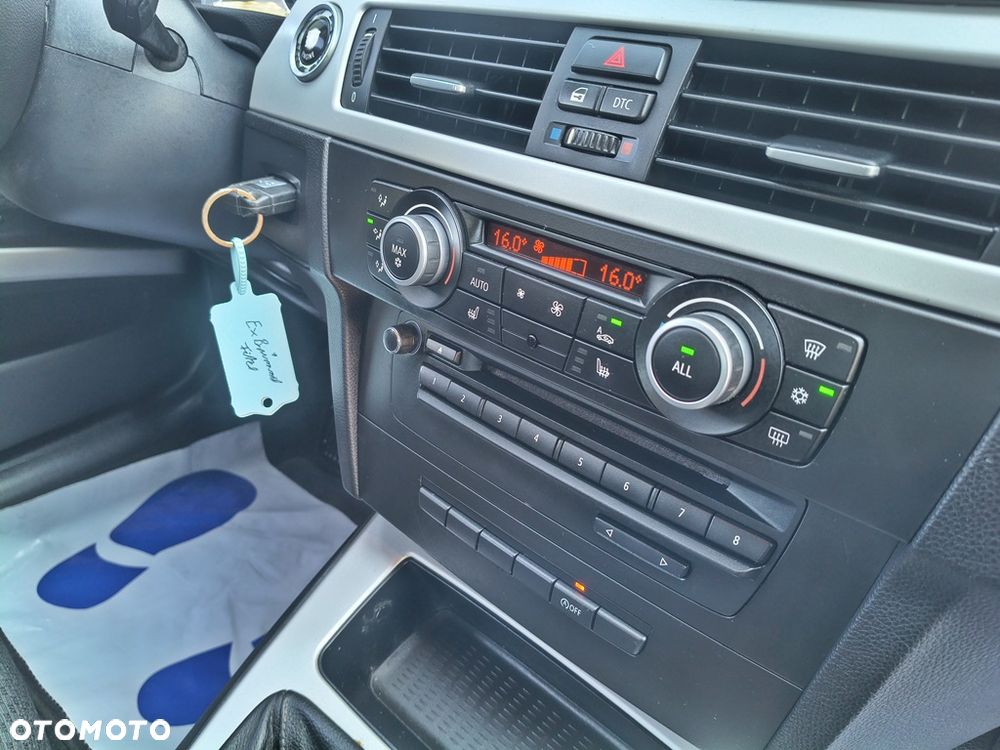 BMW Seria 3 320d DPF Edition Sport - 18