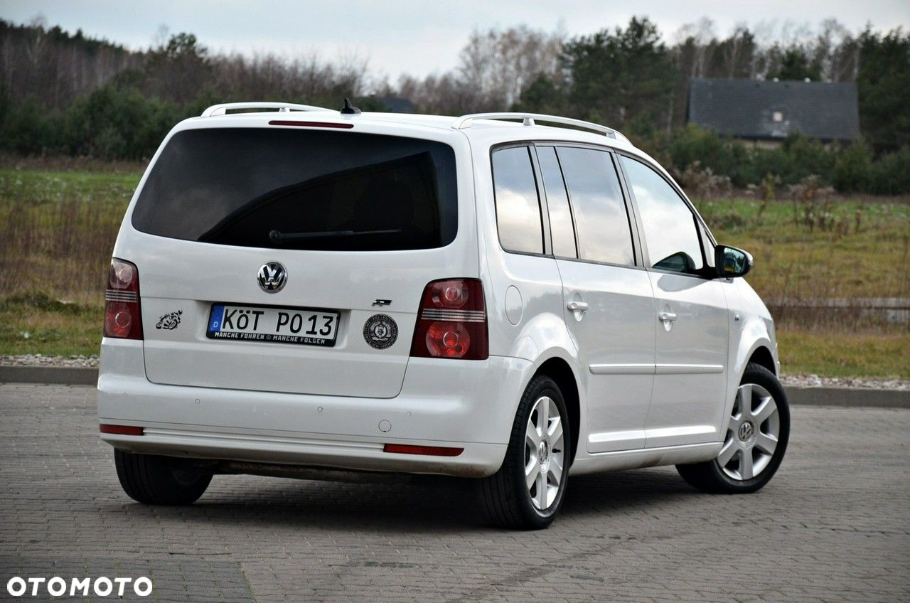 Volkswagen Touran - 27
