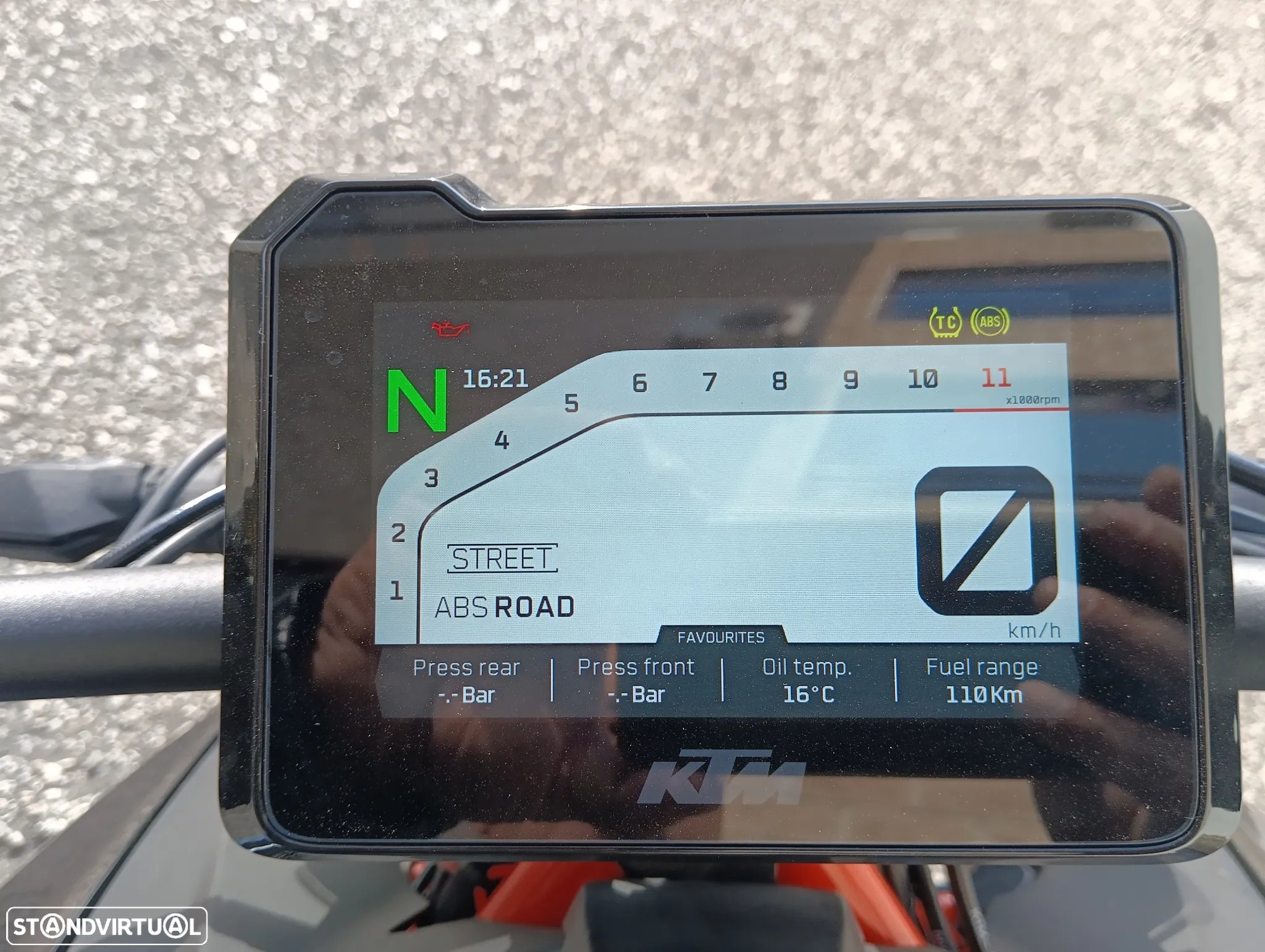 KTM Superduke R - 10
