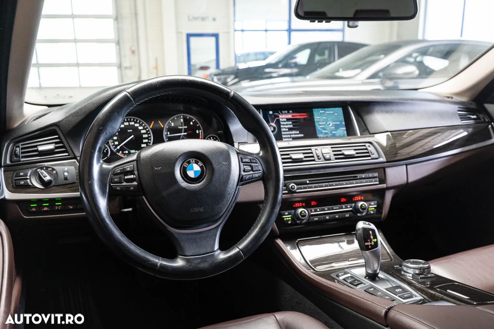 BMW Seria 5 525d xDrive Aut. Luxury Line - 27