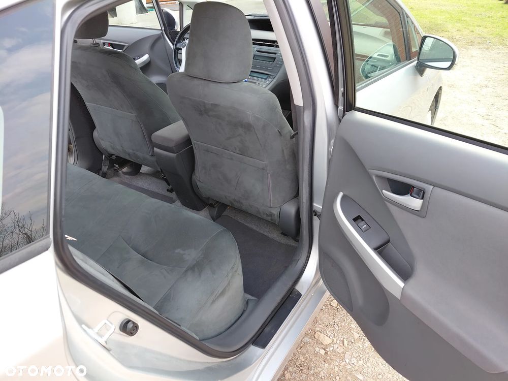 Toyota Prius 1.8 HSD Prestige - 39