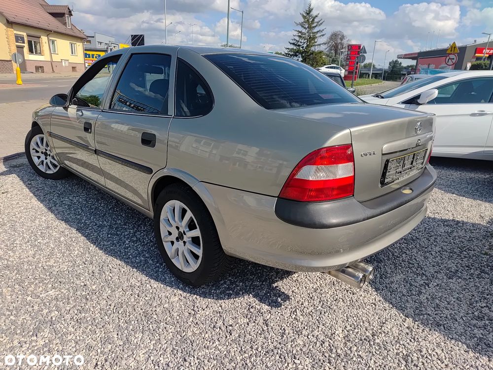 Opel Vectra 1.6 GLS - 3