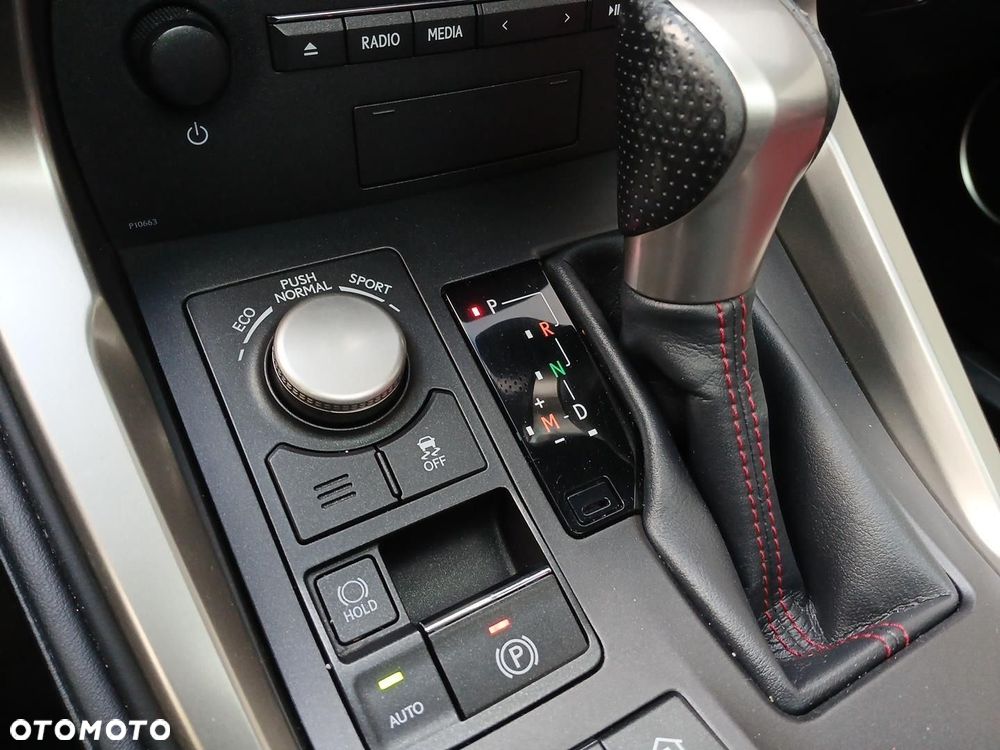Lexus NX 200t F Sport AWD - 18