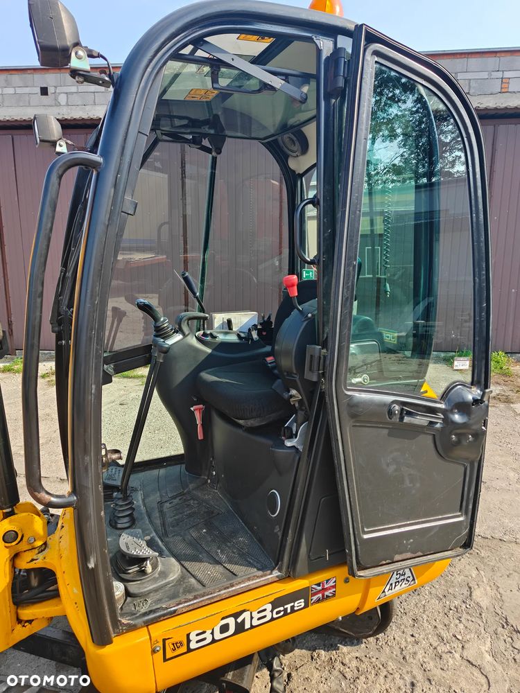 JCB 8018 gravemaster - 15