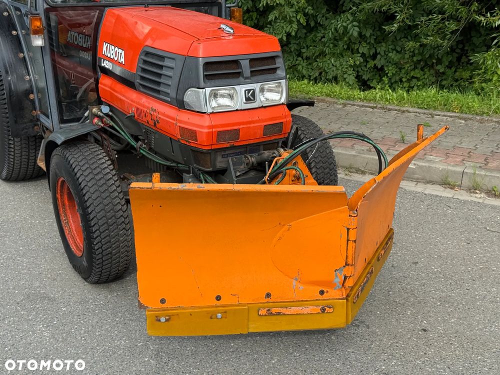 Kubota * Traktor KUBOTA L4200 * 4x4 * Pług Piaskarka * Wałek Przód Tył * Sprowadzony* Zimowe Utrzymanie - 3