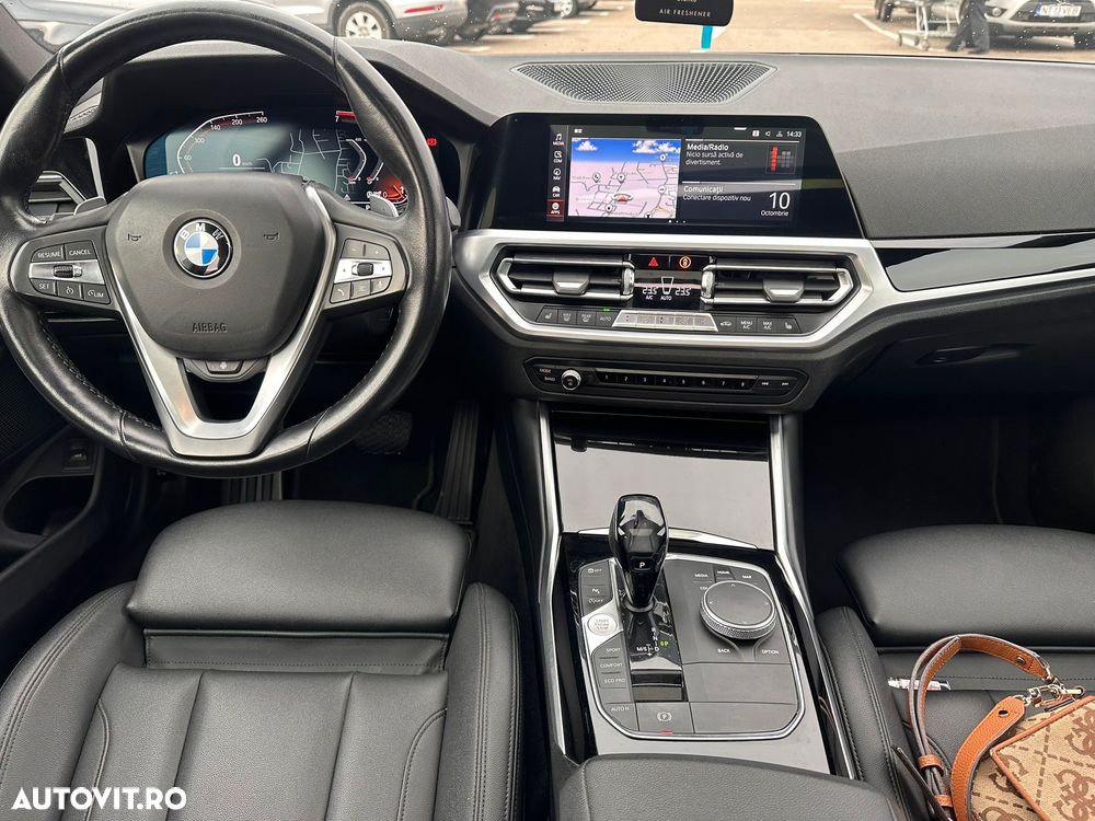 BMW Seria 3 330i xDrive AT - 7