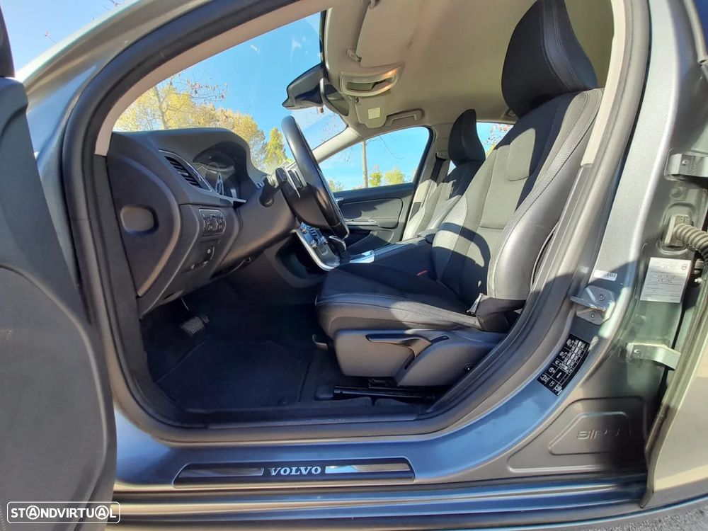 Volvo S60 2.0 D2 Momentum Drive Geartronic - 4