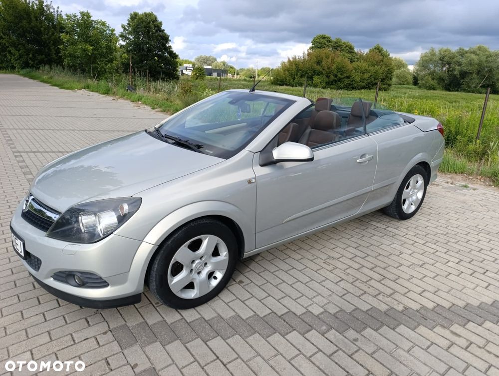Opel Astra 2.0 T Cosmo - 3