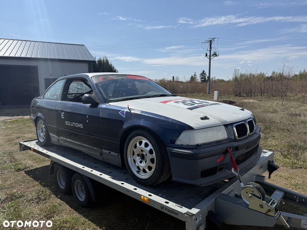 BMW Seria 3 318is - 7