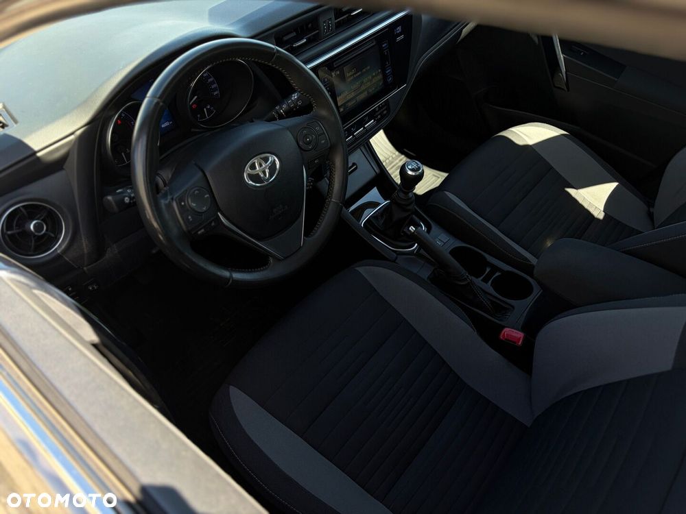 Toyota Auris 1.6 Comfort - 23