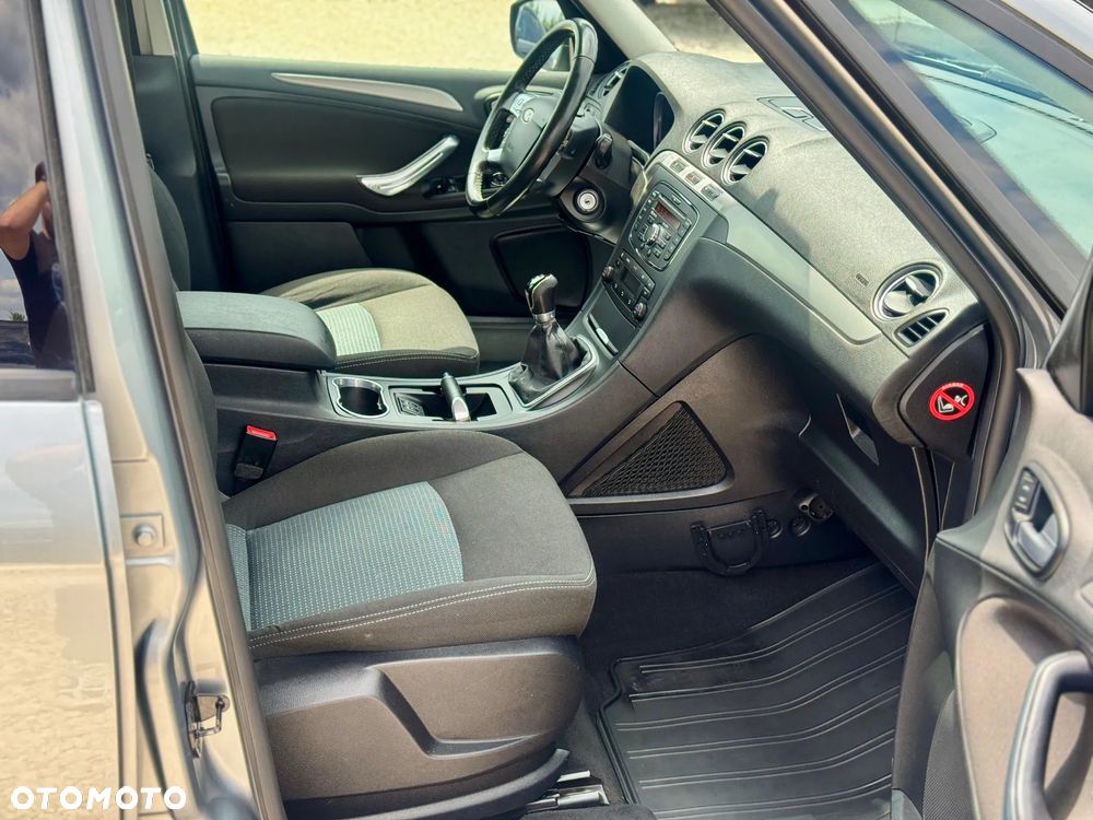 Ford Galaxy 2.0 FF Titanium - 38