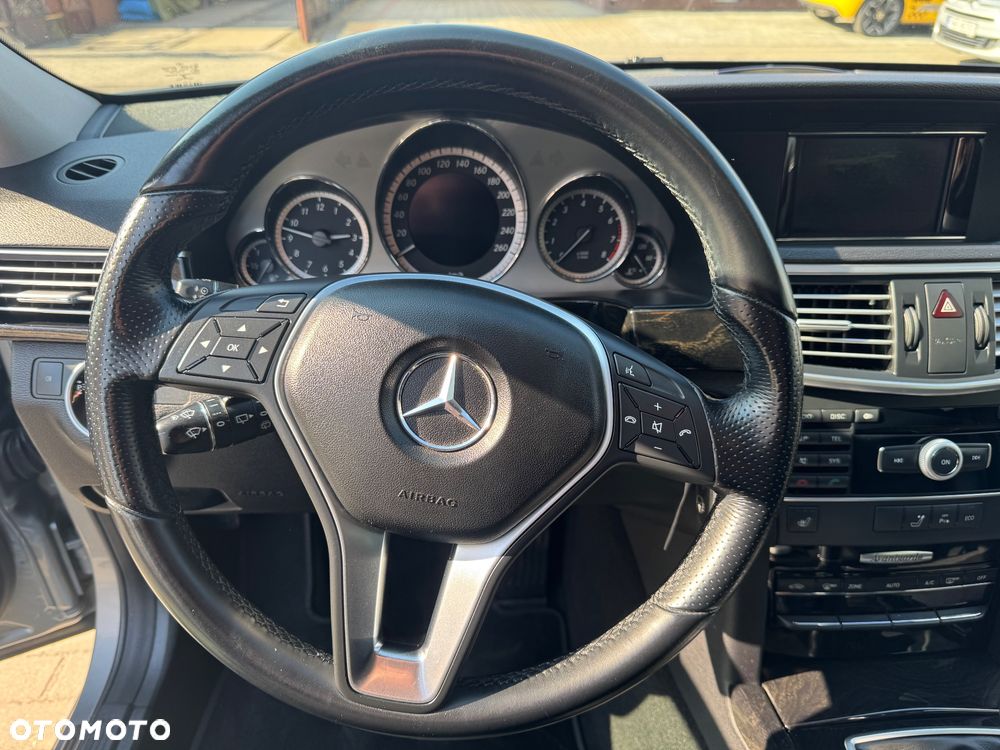 Mercedes-Benz Klasa E 200 CGI BlueEffICIENCY Avantgarde - 13